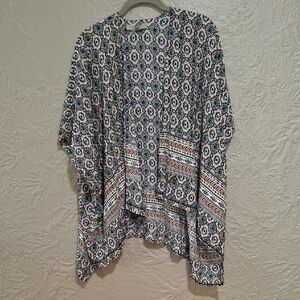 Look .Women'sElegant Blue and White Patterned Blouse One Size